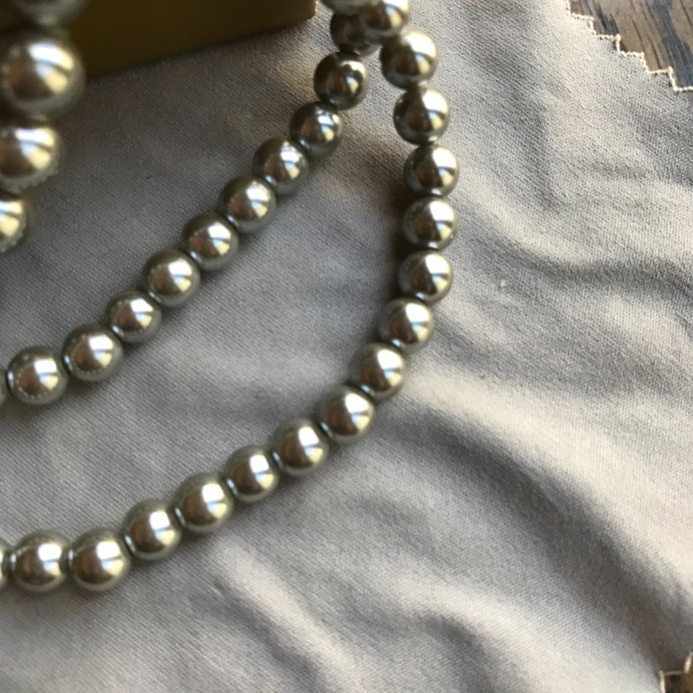SET OF 3  FAUX GRAY PEARL BRACELETS - Picture 3 of 3
